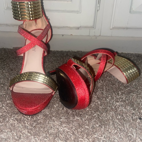 Red & Gold Party Heel - Picture 2 of 2